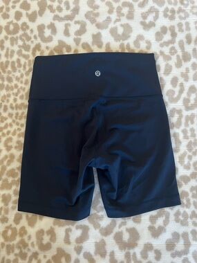 Lululemon Wunder Train High-Rise Short 6" True Navy, Size 6